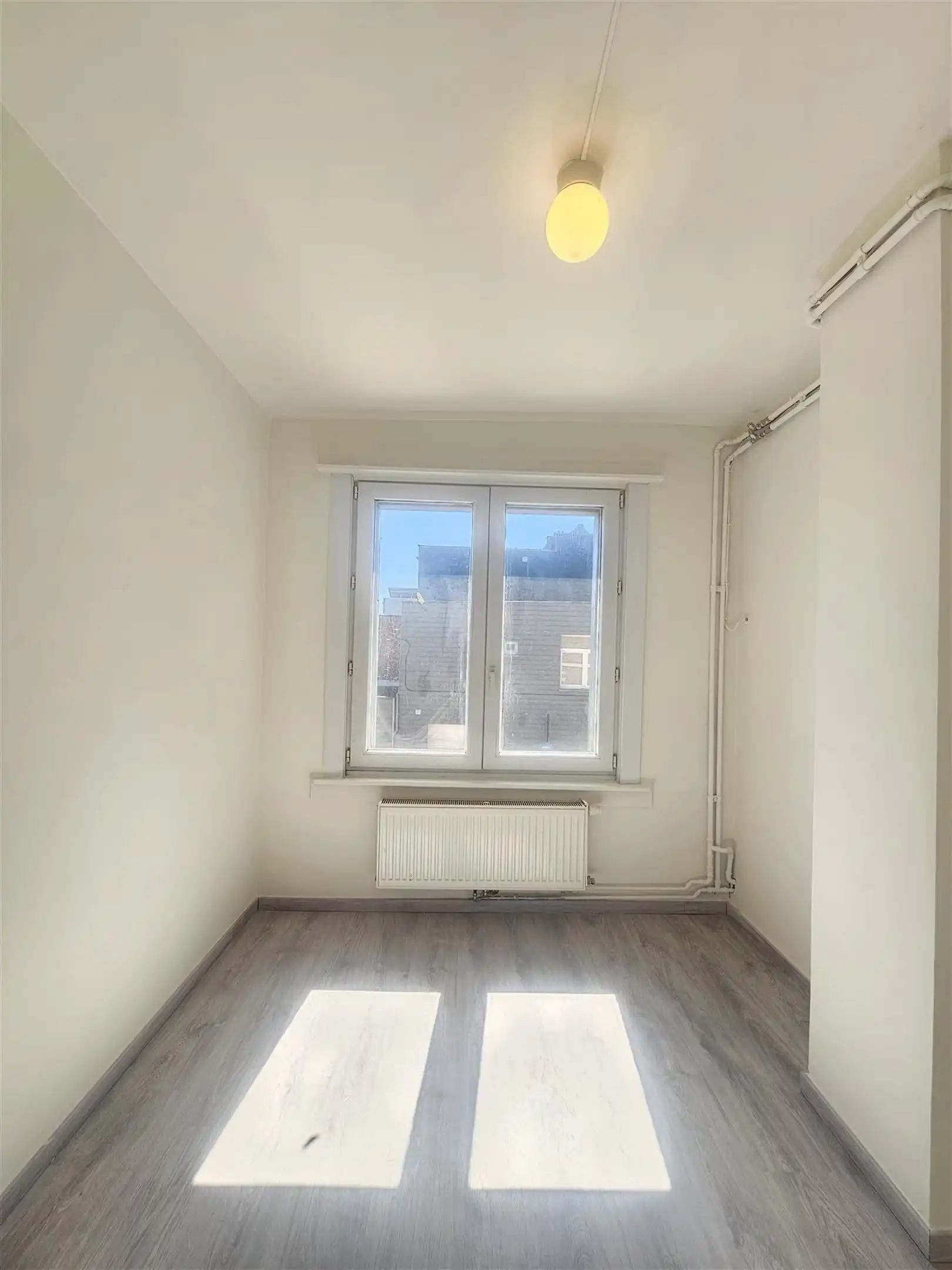 Instapklaar appartement met terras op uitstekende locatie! foto 6