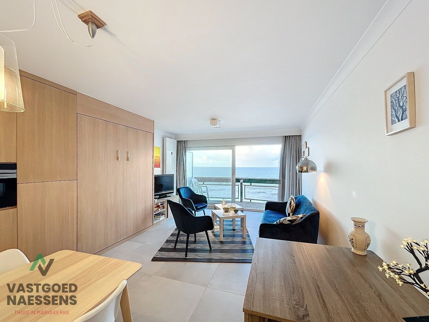 GERENOVEERDE STUDIO MET TERRAS EN ZICHT OP ZEE foto {{pictureIndex}}