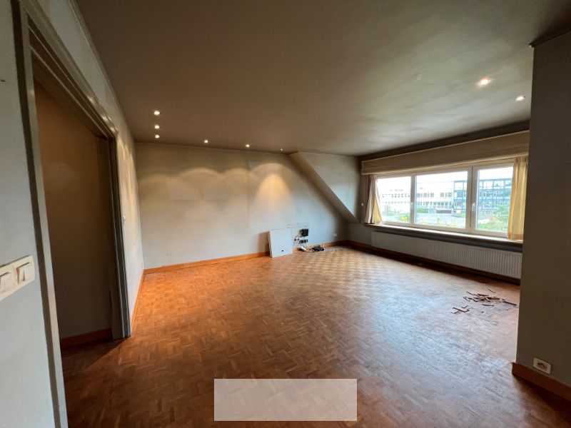 VERLAAGDE PRIJS! APPARTEMENT MET STAANPLAATS foto 4