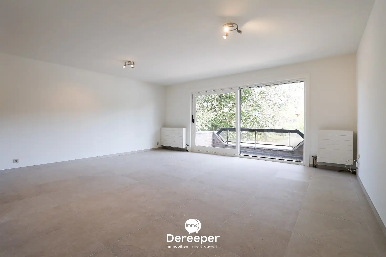 Prachtig gerenoveerd appartement op toplocatie in Assebroek foto 3