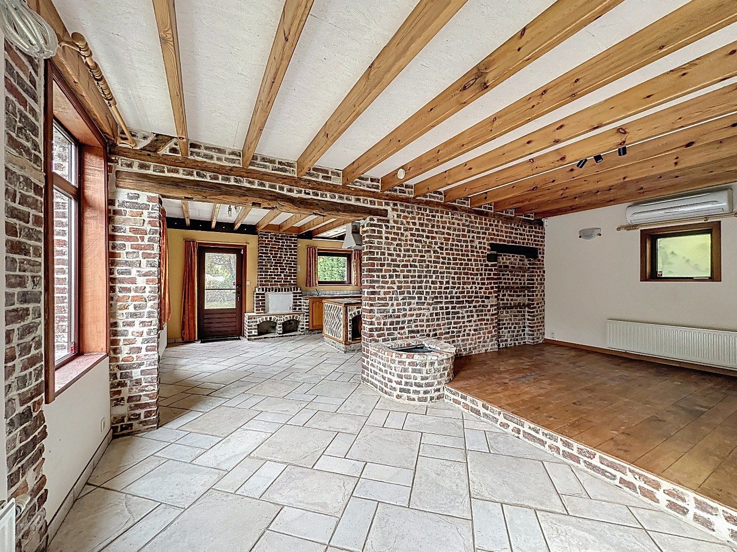 Vrijstaande woning met authentieke charme nabij centrum Testelt. foto 4