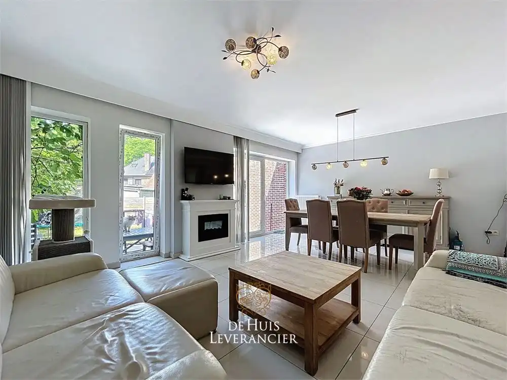 Prachtige, gerenoveerde woning met tuin en garage op toplocatie te koop in Mortsel! foto 15