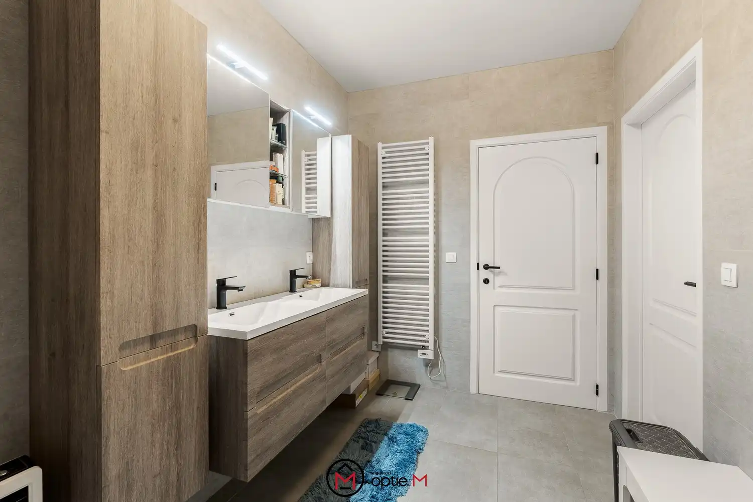 Ruim gerenoveerd appartement van 170 m² met 4 slaapkamers en twee terrassen in hartje Genk foto 25