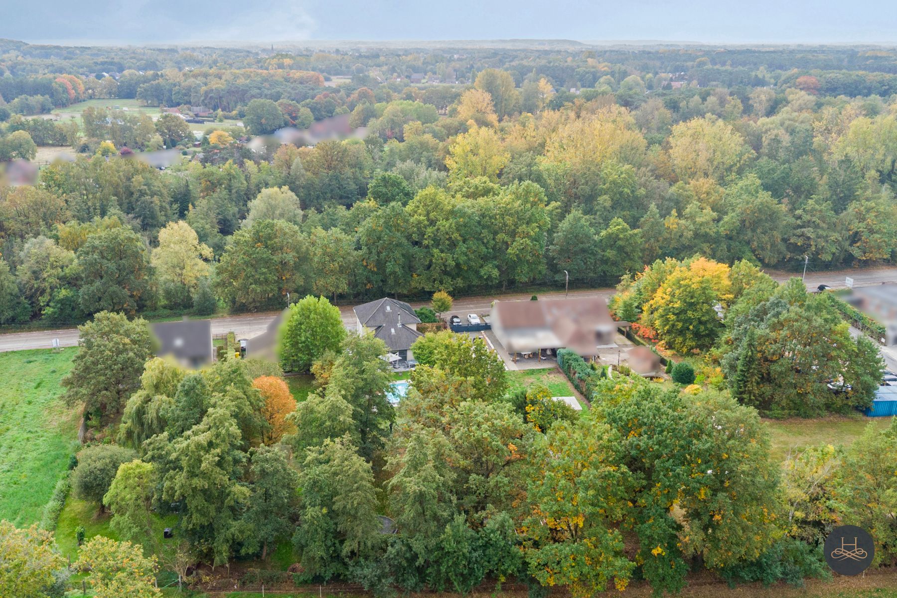 Ruime gezinswoning met zwembad in groene, rustige omgeving foto 43