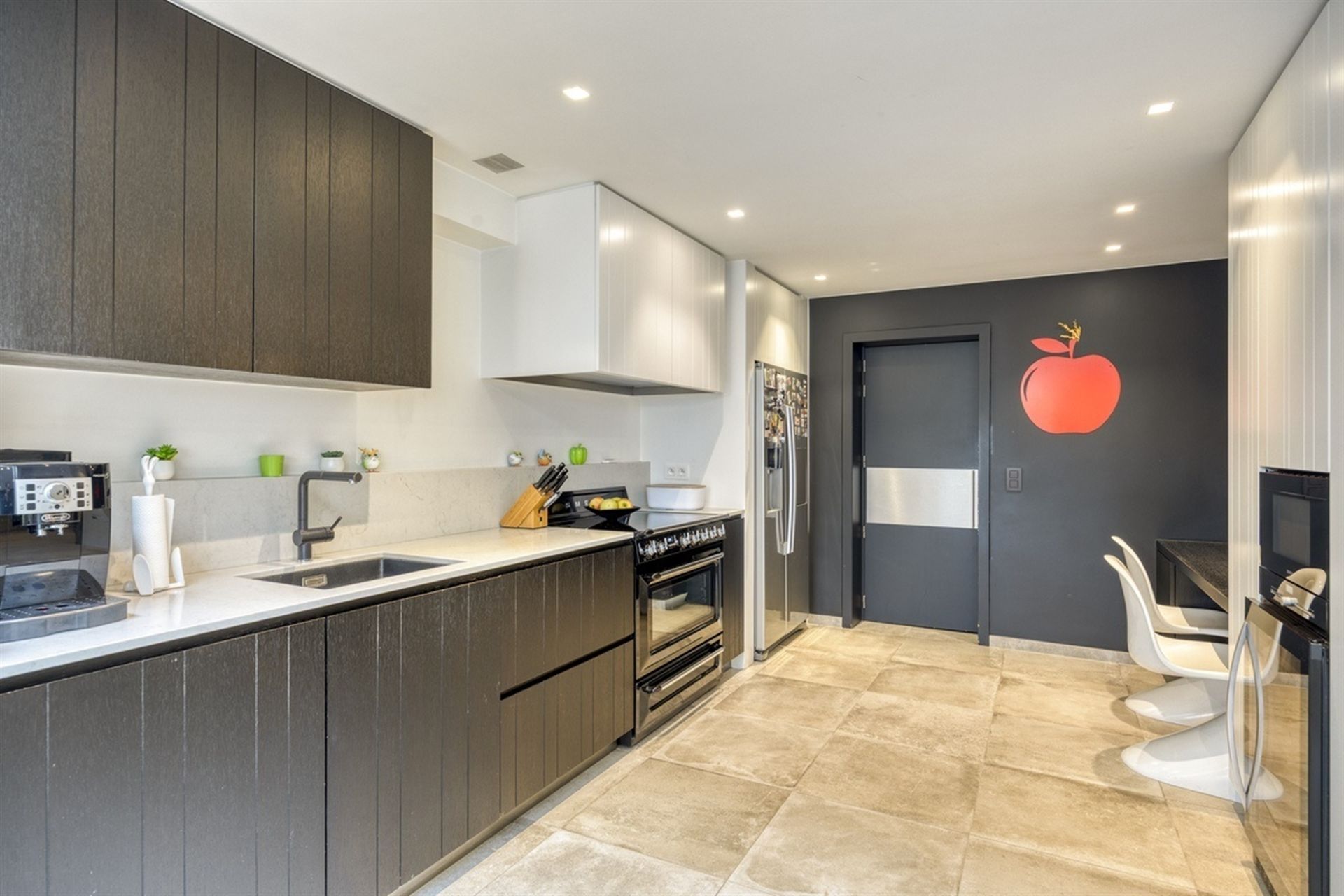 VERKOCHT BINNEN DE WEEK !!!!!    3-slaapkamerwoning in hartje Liedekerk foto 9