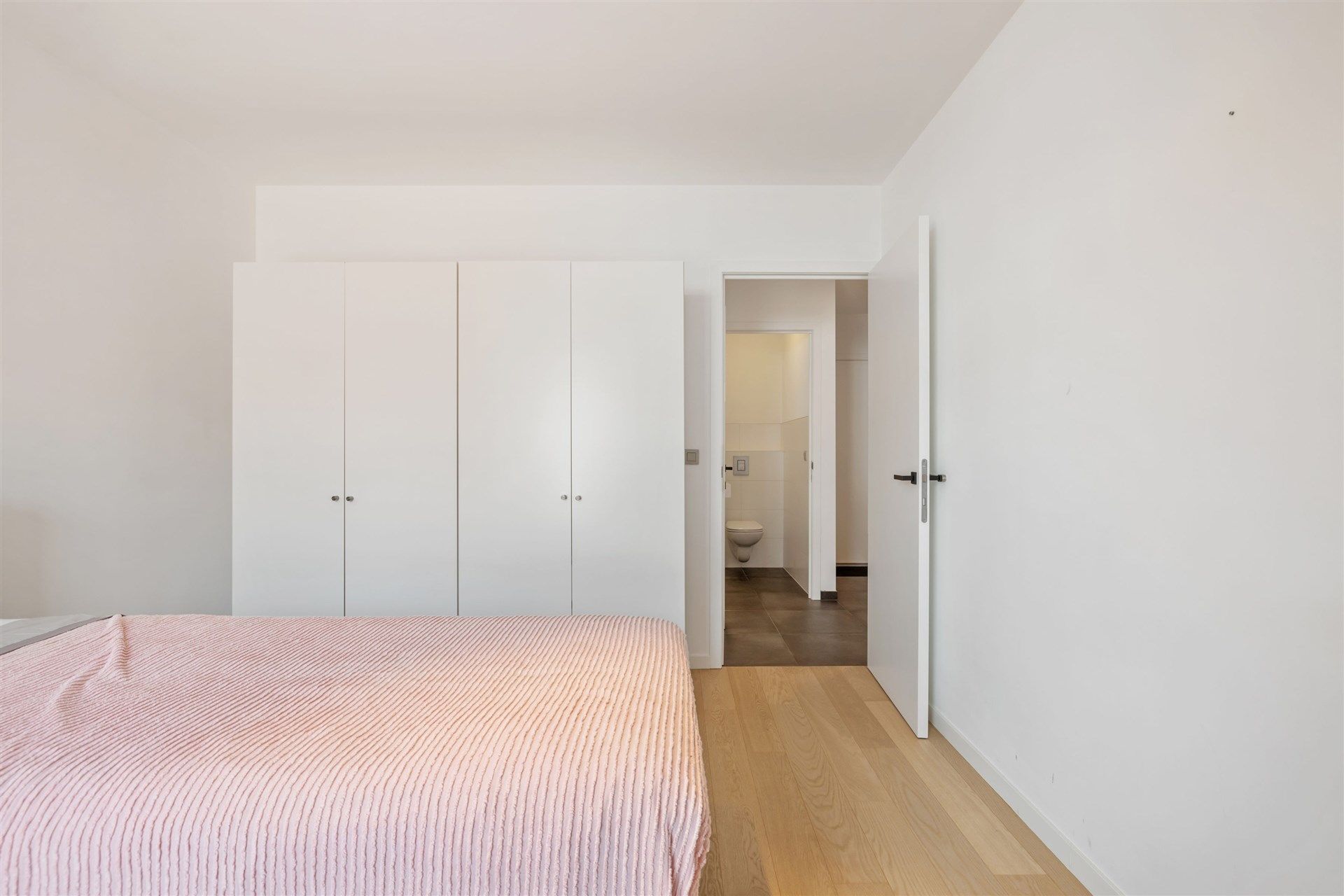 Instapklaar 1-slaapkamer appartement in het hartje van Beveren foto 18