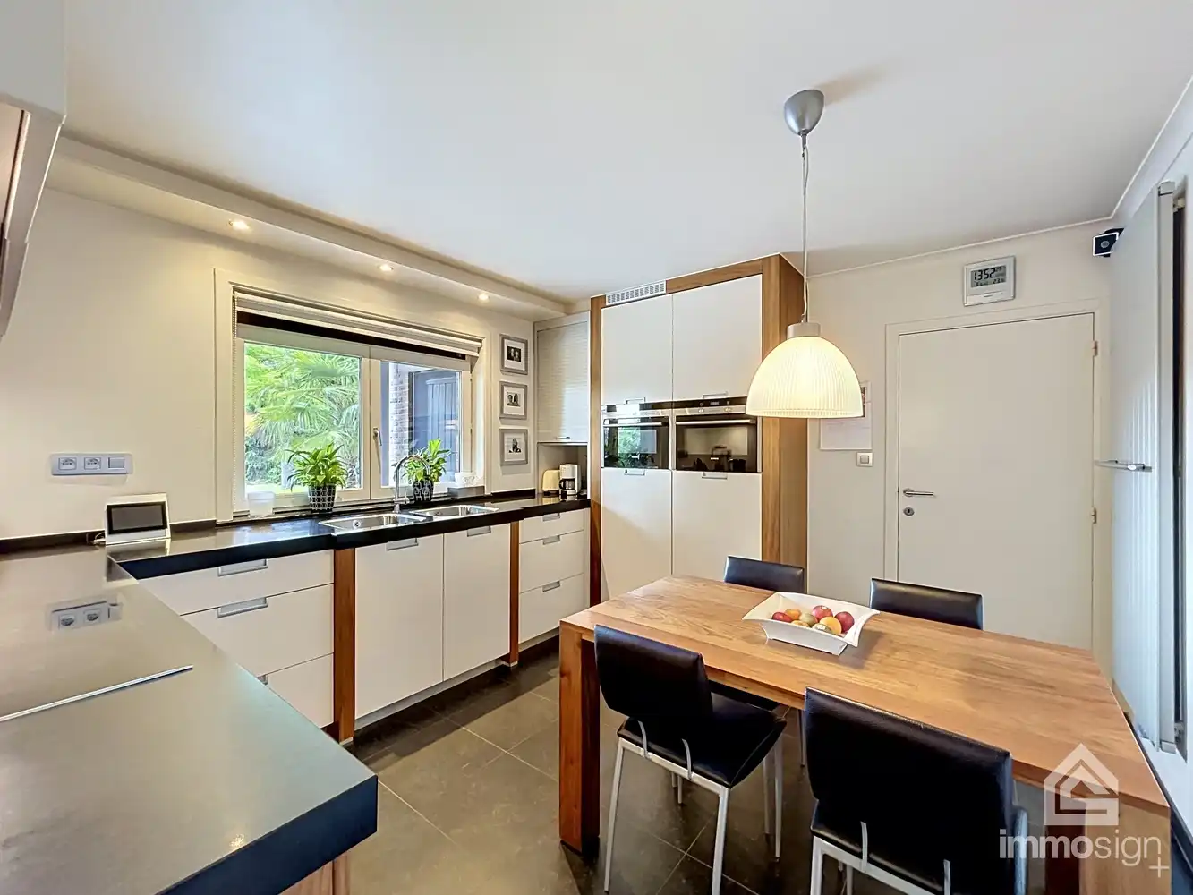 Statige woning met drie slaapkamers op prachtig perceel te Lozen! foto 15
