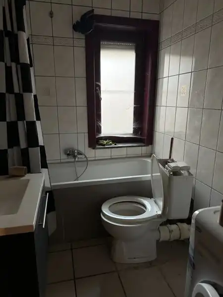 Handelspand met woonst op een strategische ligging. foto 15