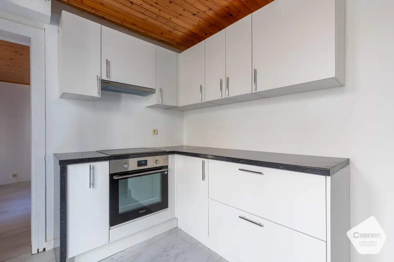 Een licht op te frissen appartement met twee slaapkamers, gelegen op een rustige locatie nabij het strand, het centrum en het openbaar vervoer foto 5