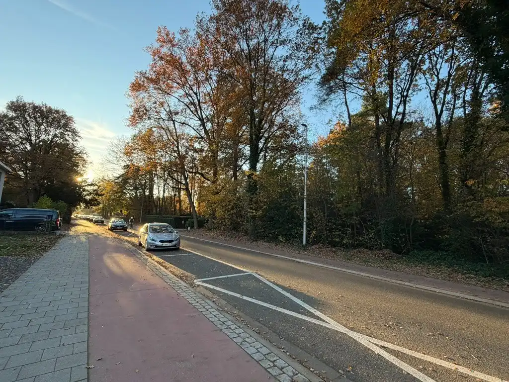 Genk, Reinpadstraat 185 (Lot 3A en 3B): uitstekend gelegen bouwgrond van 7a 23ca voor halfopen bebouwing. foto 3