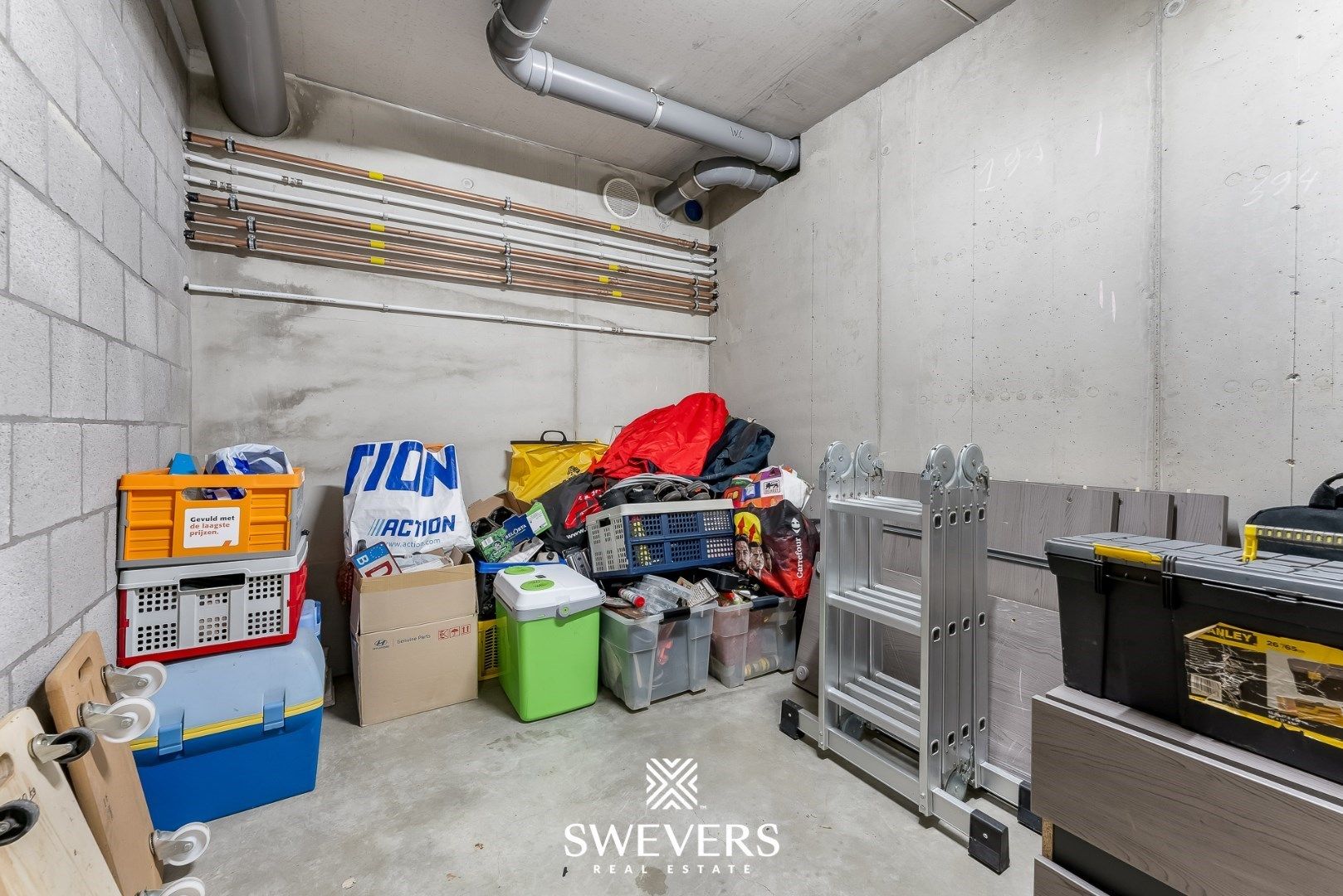 Ruim appartement net buiten Beringen-centrum met uitzicht rondom foto 19