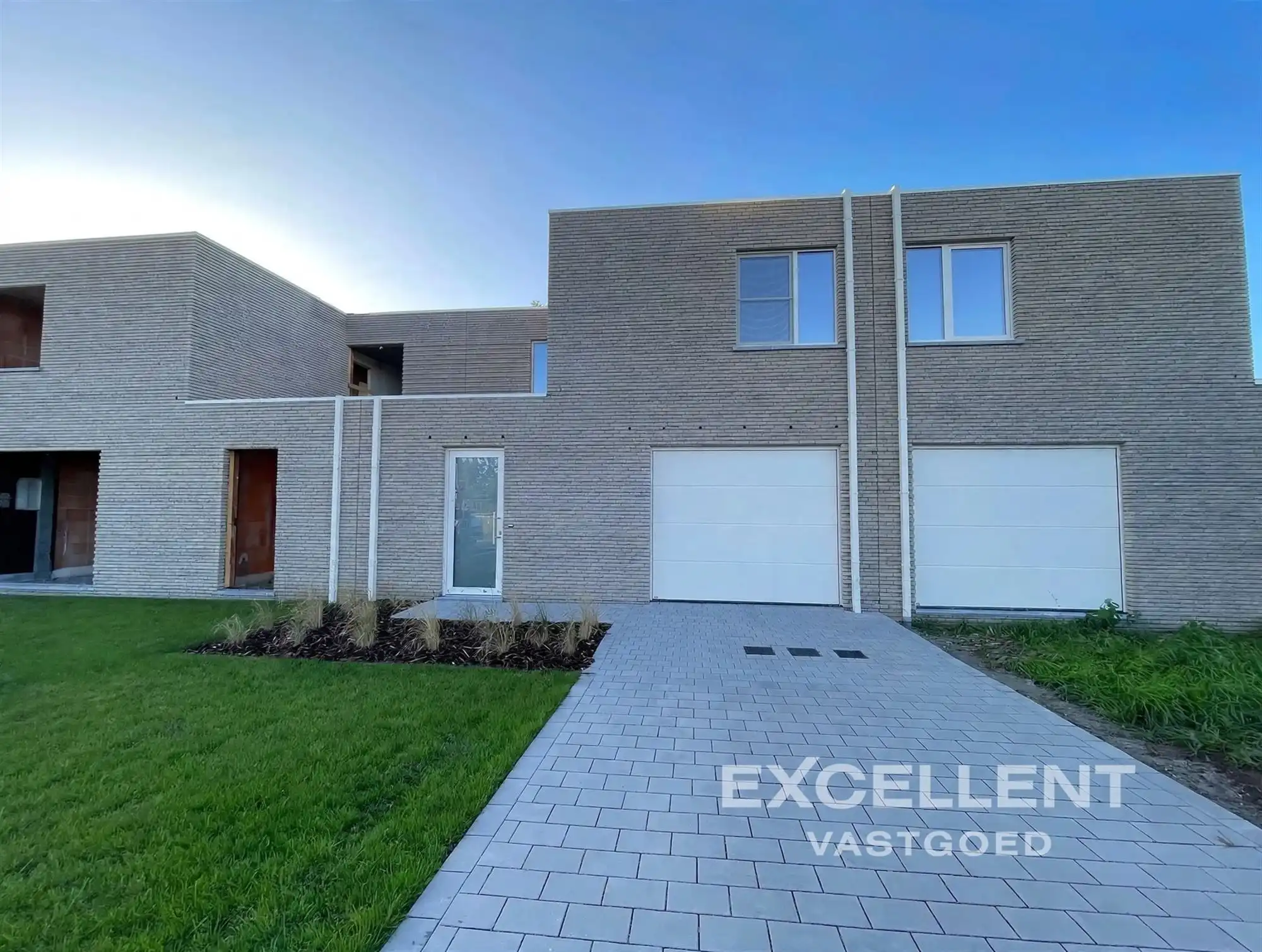 Pas afgewerkte BEN-woning te huur in Deinze (Astene)! foto {{pictureIndex}}
