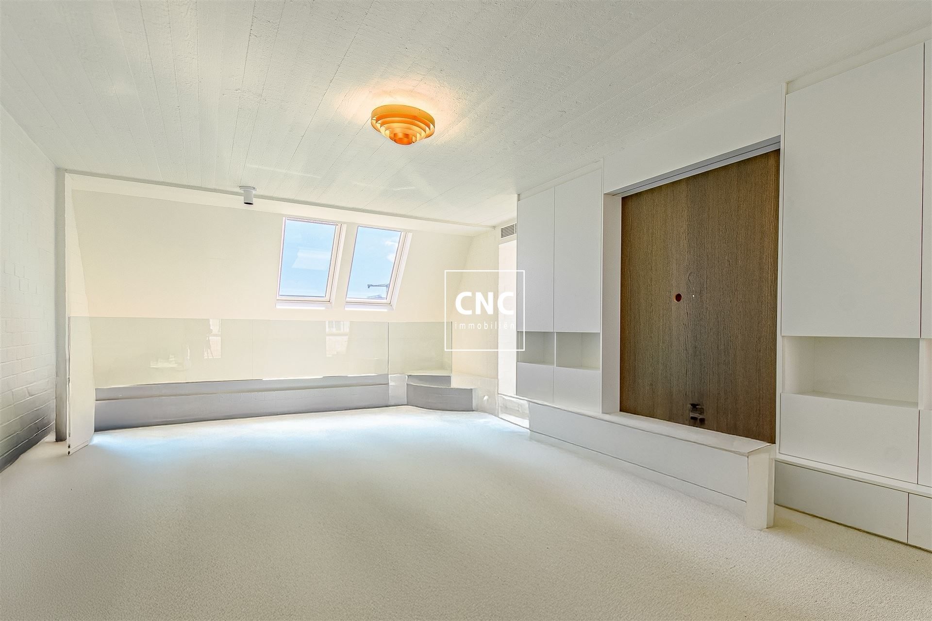 Vintage gerenoveerd duplexappartement op toplocatie nabij zeedijk en centrum van Heist foto 2