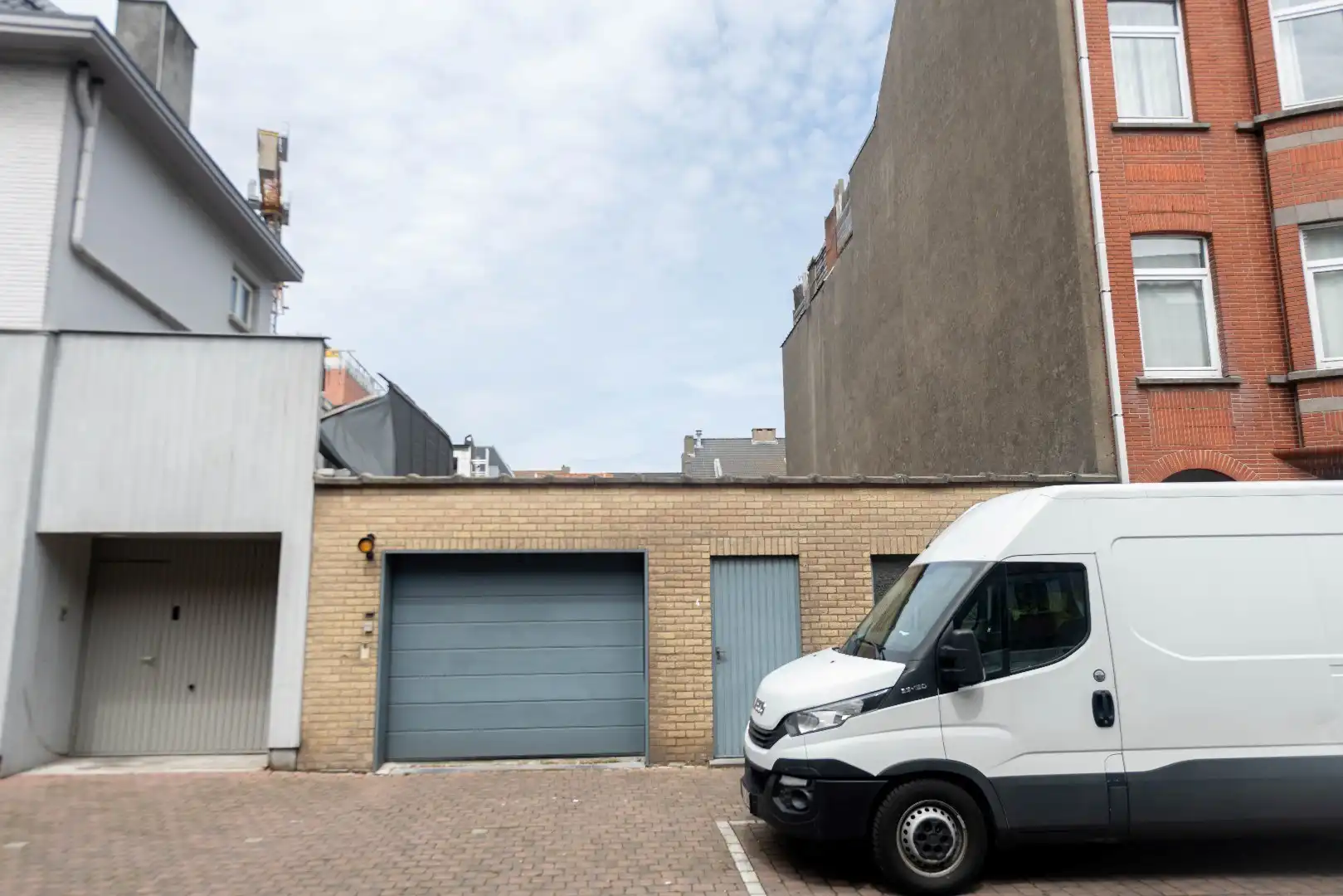 staanplaats voor auto  foto {{pictureIndex}}