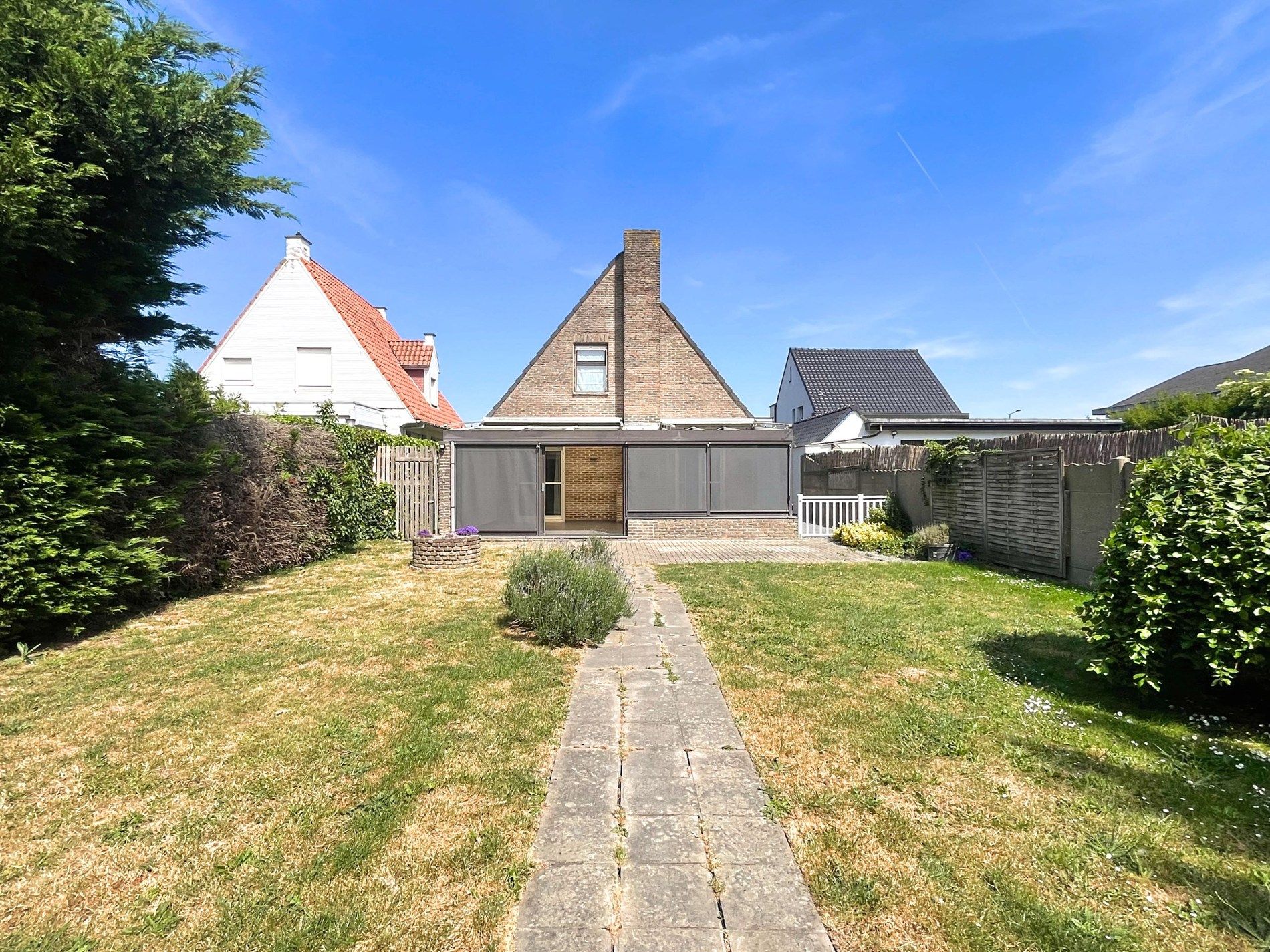Alleenstaande woning met grote tuin en garage te Knokke foto 8