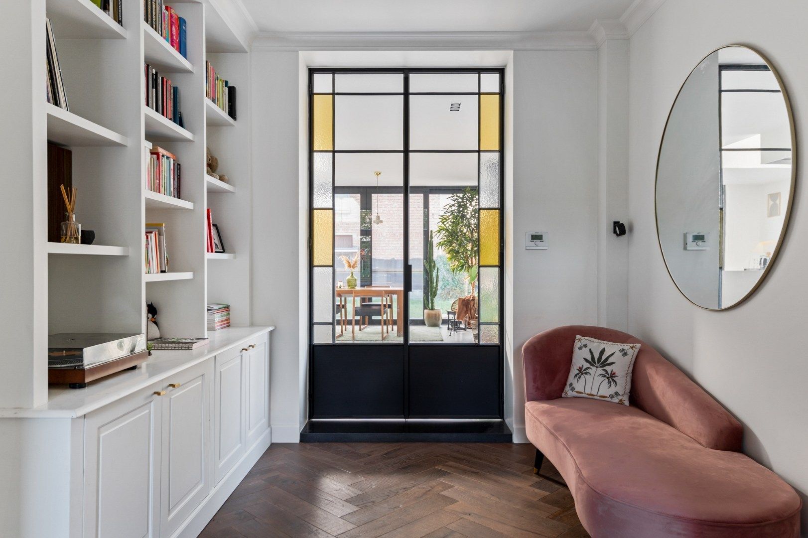 Volledig gerenoveerde woning van 197 m² met 2 à 3 slaapkamers te Wilrijk! foto 7