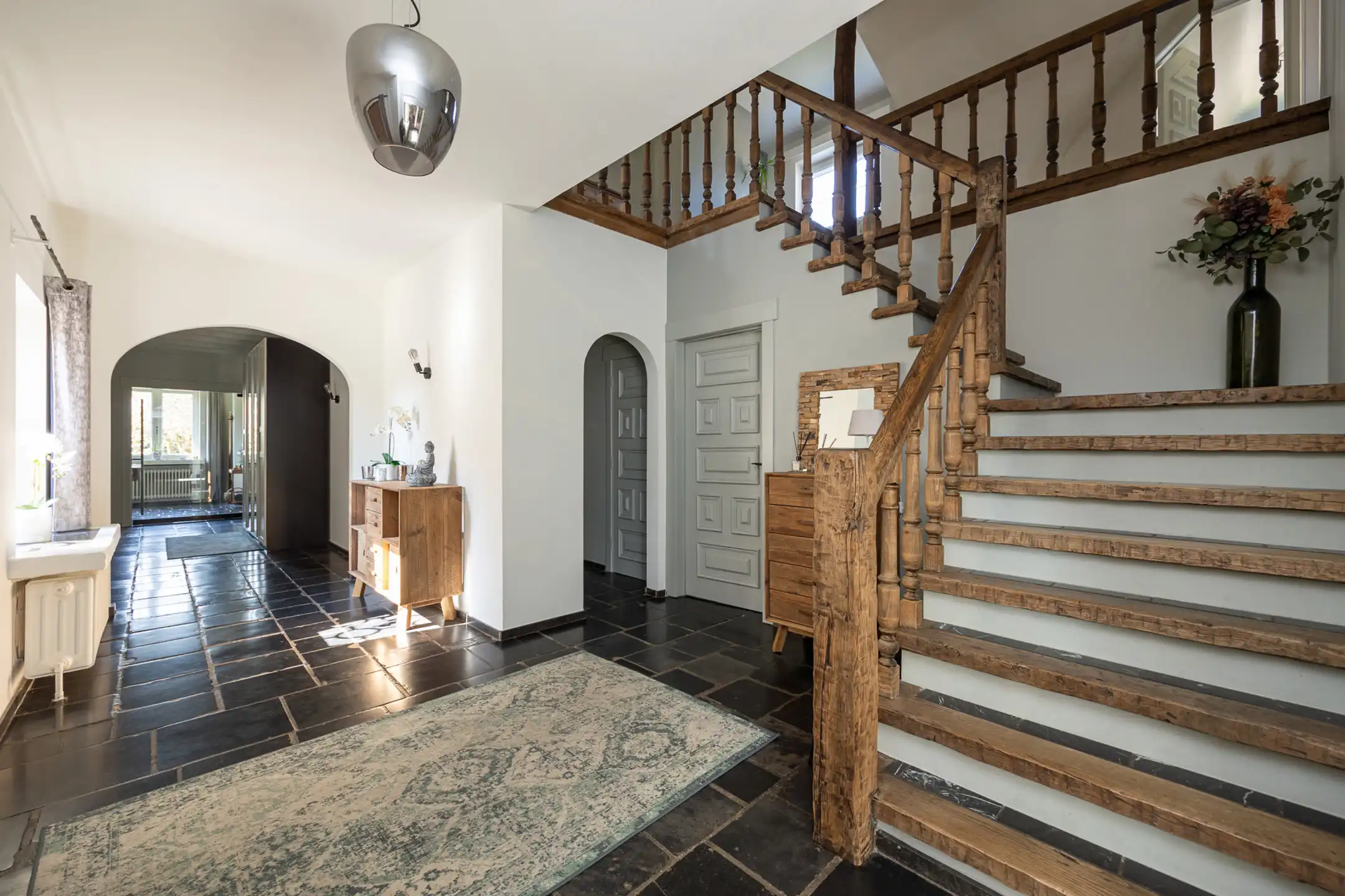 KONTICH - Exclusieve Tudor-villa met zwembad op prachtig perceel  foto 3