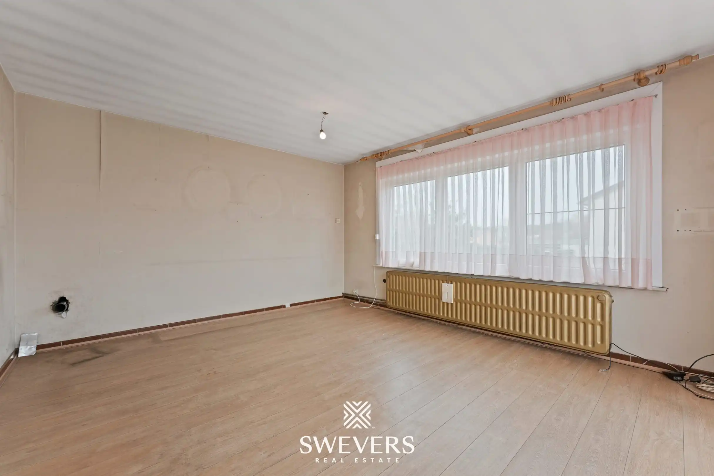 Bel-etage woning, 3 slpk, met aansluitende weide en vergunde stallingen en aparte weide, in totaal op 85a52ca foto 8