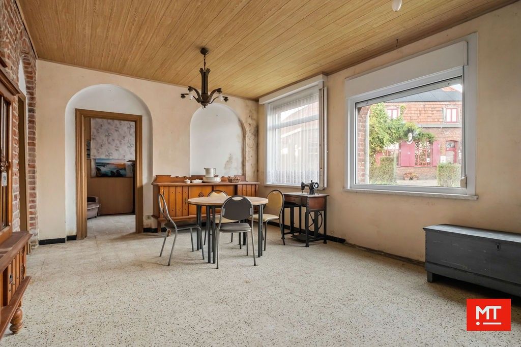 Te renoveren alleenstaande woning in de dorpskern van Wulvergem (Heuvelland) foto 4