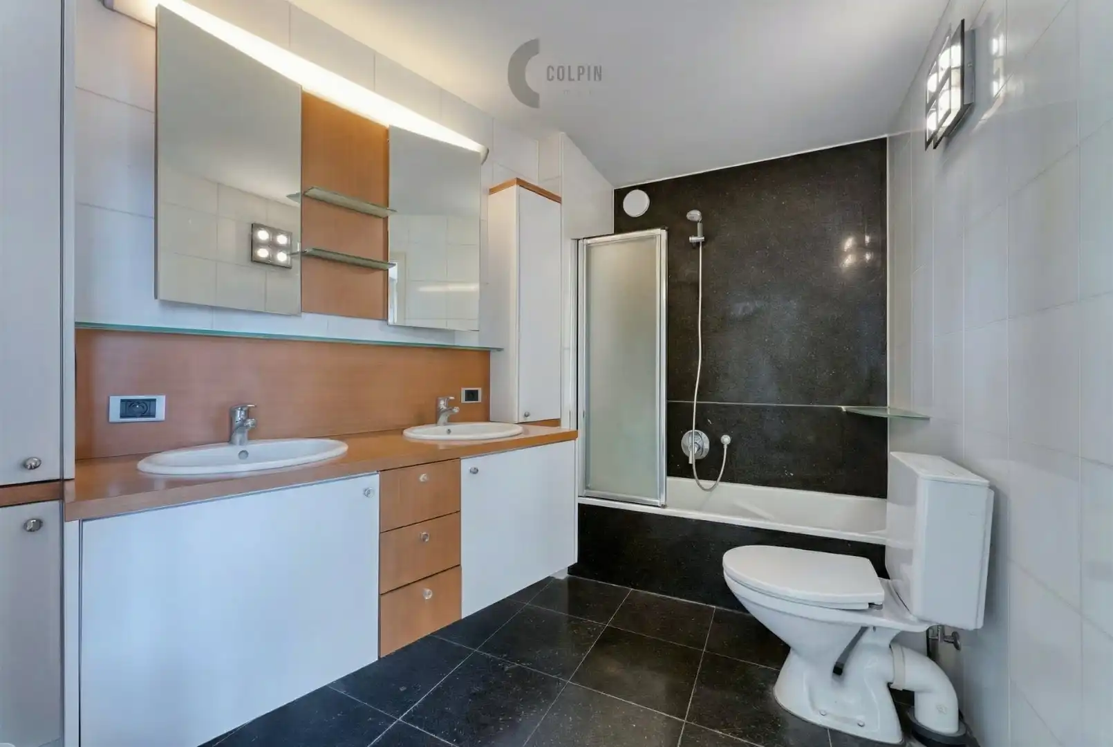 Prachtig penthouse appartement in de Knokkestraat met 125 m2 aan terrassen. foto 7