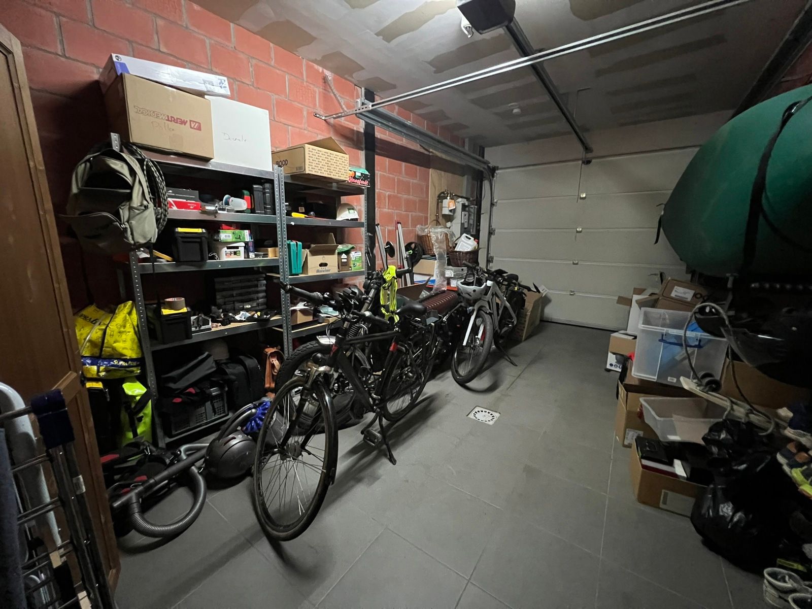Instapklare gezellige rijwoning in centrum van de stad met binnentuin en garage foto 14
