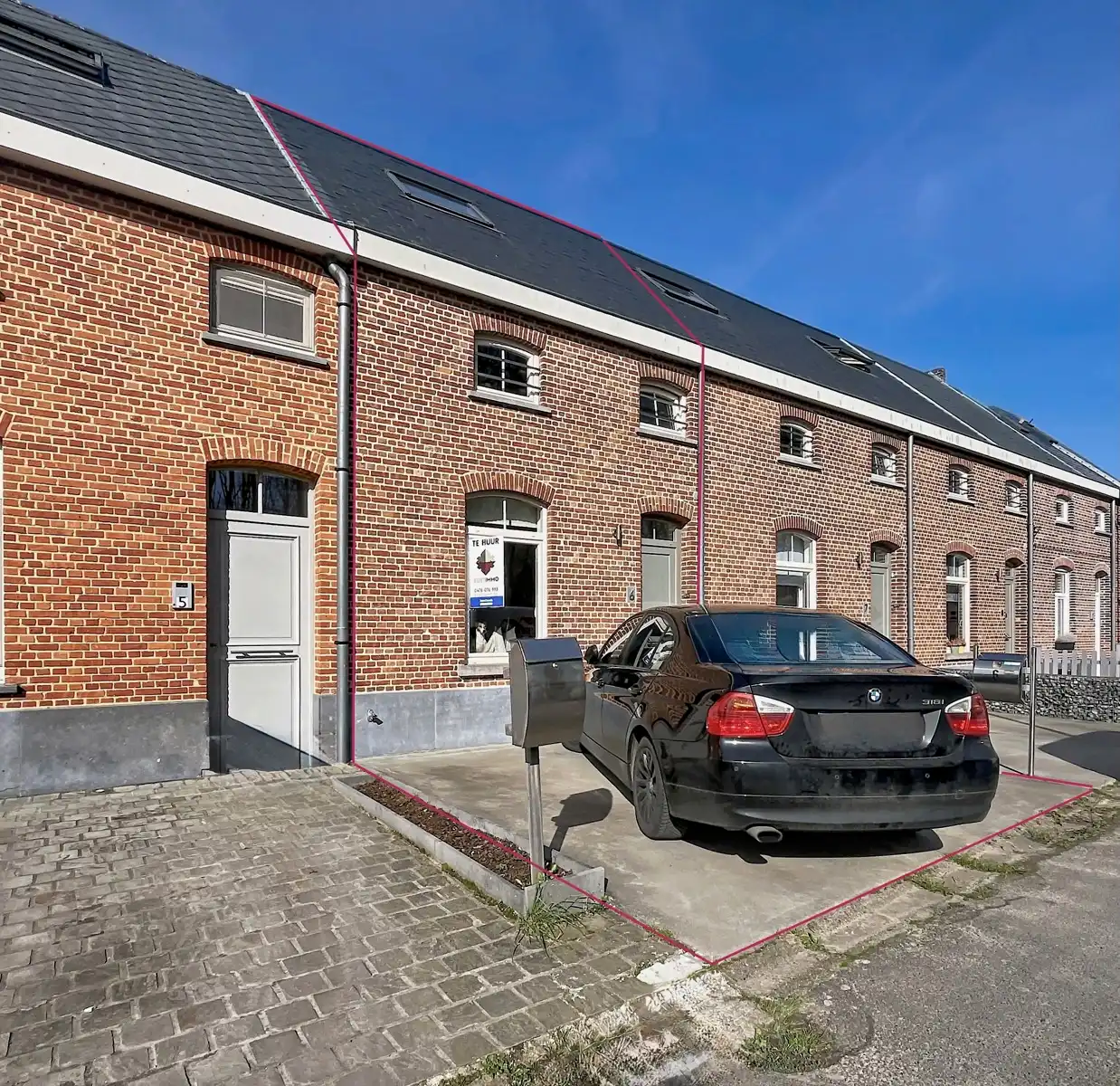 Rustig gelegen woning met 3 SLPK én Terras! foto {{pictureIndex}}
