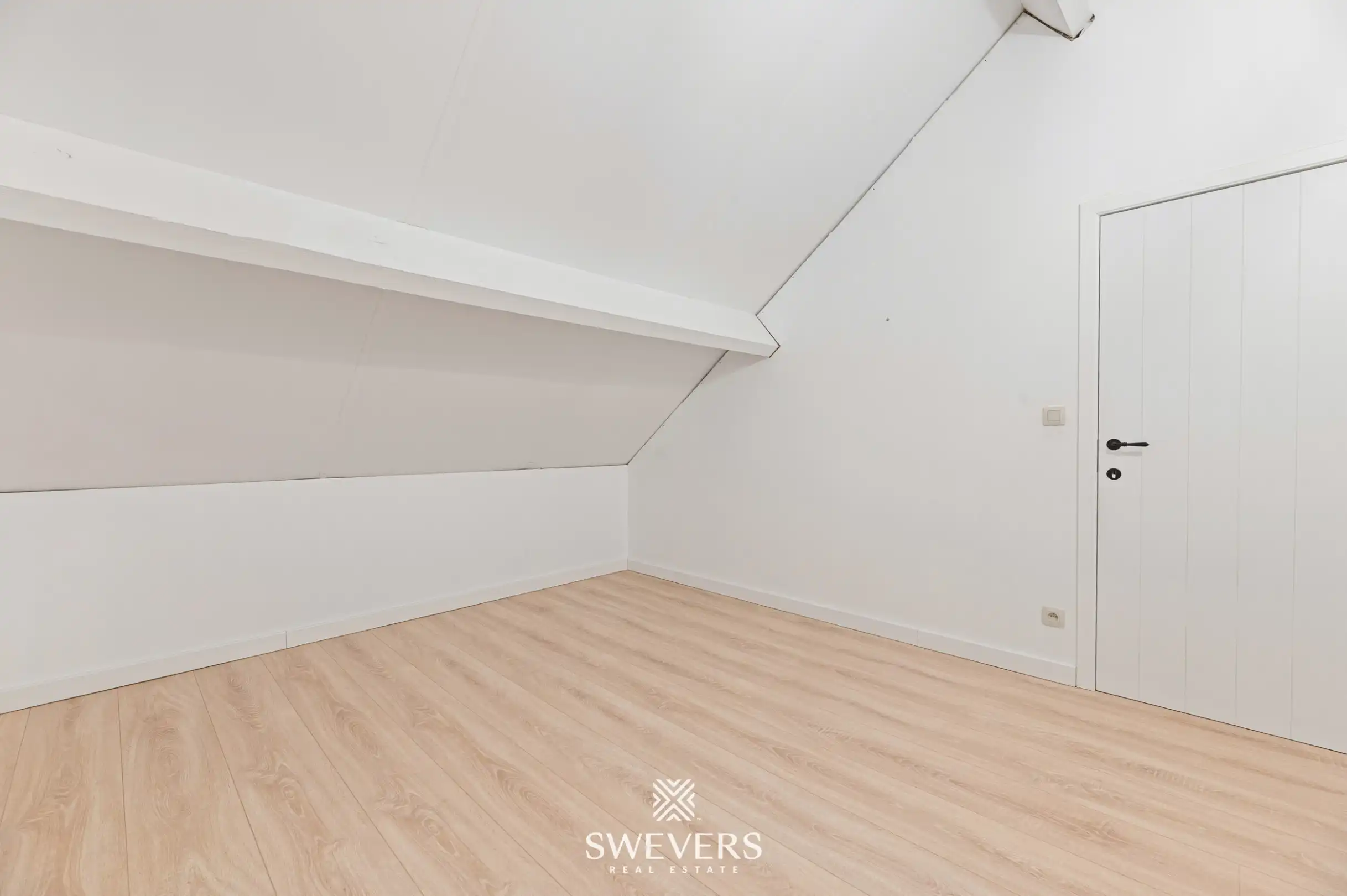 Ruime open bebouwing met 259 m² woonruimte, zuidgerichte tuin en mogelijkheden voor vrij beroep foto 22