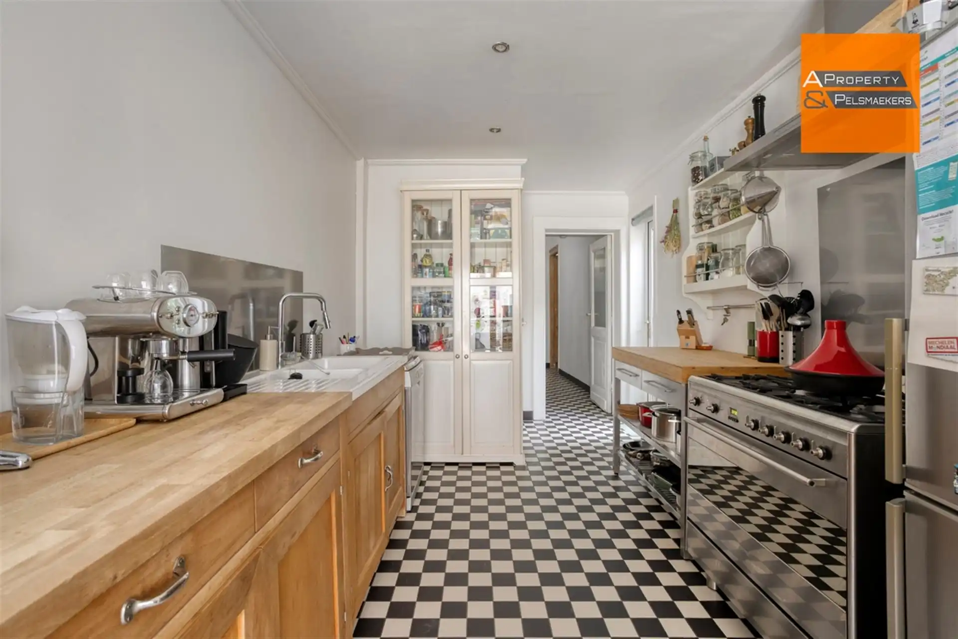 Karaktervolle herenwoning met stadkoer foto 7