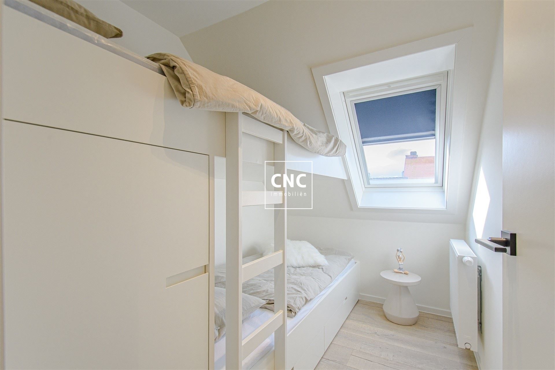 Stijlvol gerenoveerde duplex op toplocatie in Knokke

 foto 22