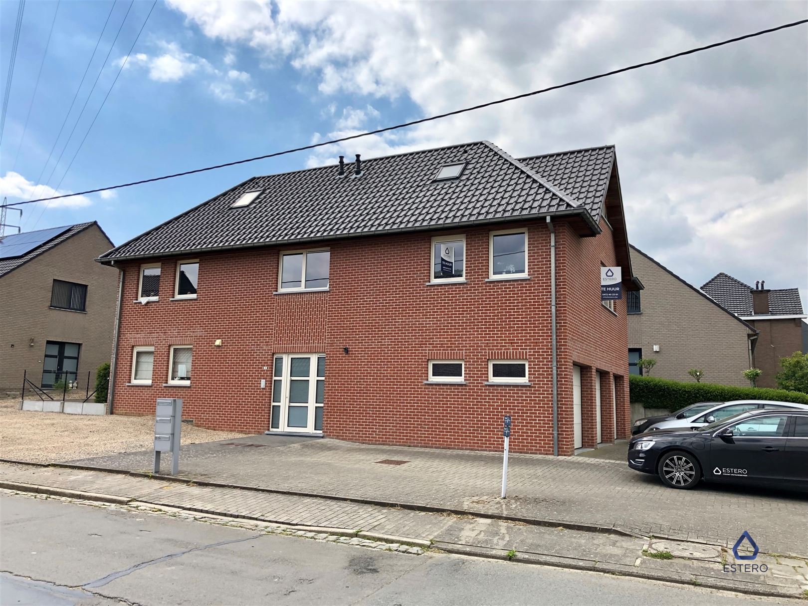 Ruime duplex met 2 slaapkamers en garage te Aaigem foto 1