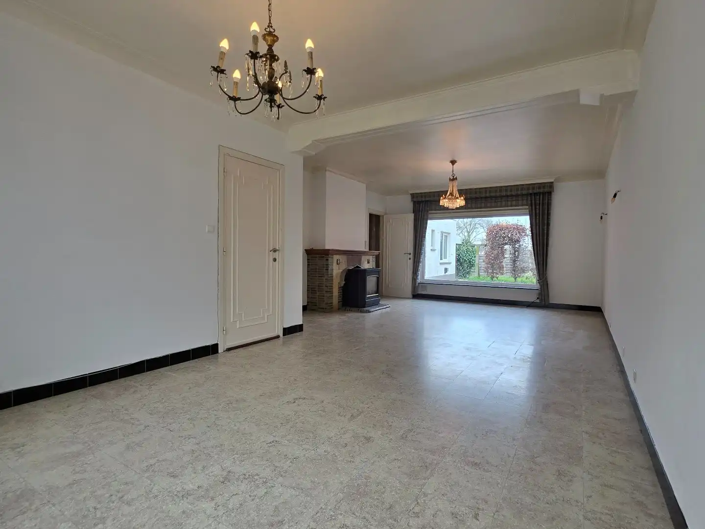 Sterke woning in beton met 3 garages, landelijke verzichten in Hulste. foto 4