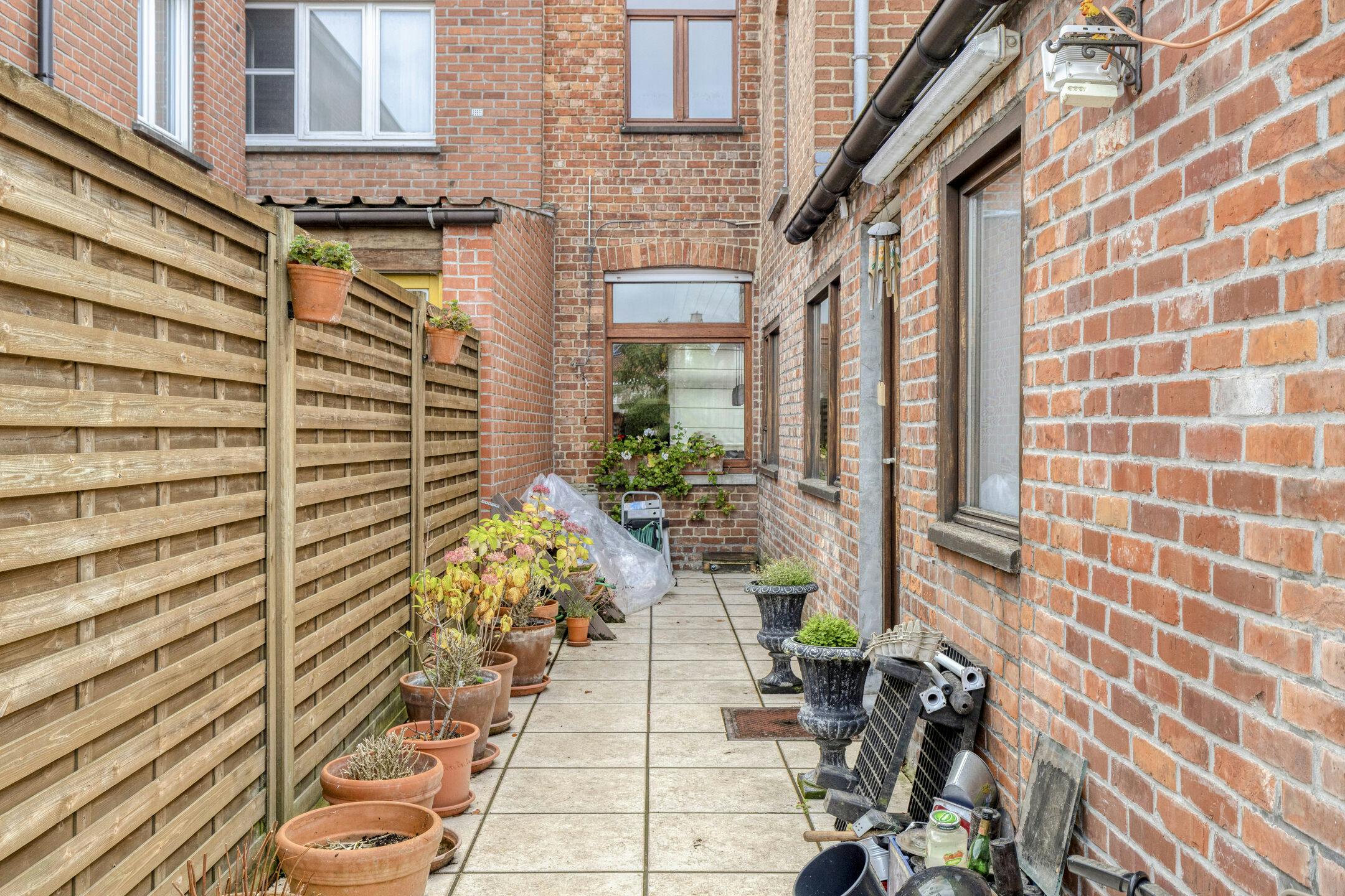 Huis te koop nabij het centrum en station van Waregem foto 11