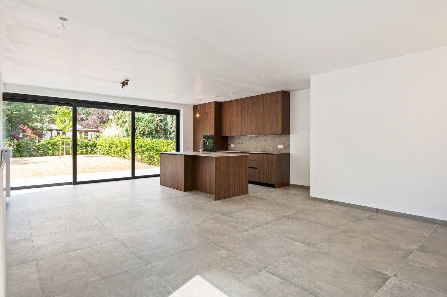 Halfopen nieuwbouwwoning met 3 à 4 SLPKS en grote tuin in Kapellen! foto 13