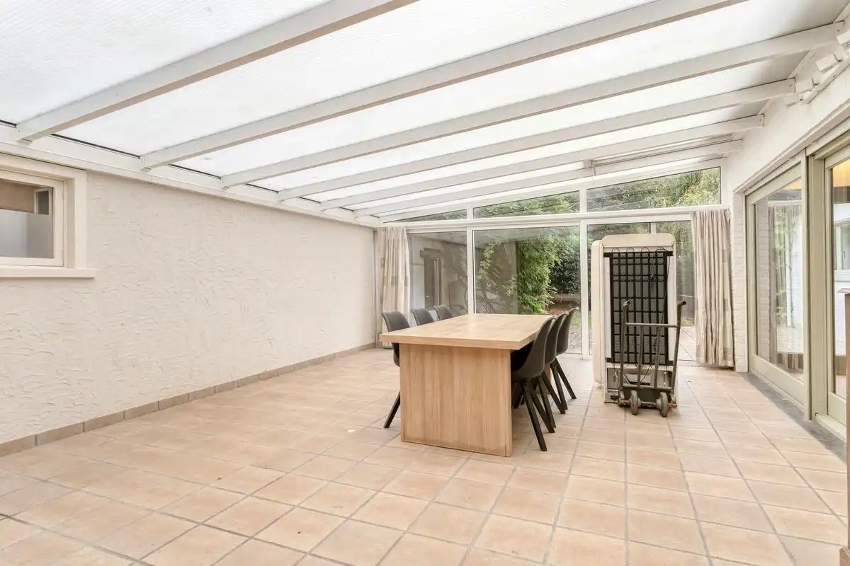 Magazijn van circa 1.285 m² met woning te koop in Bellegem foto 7