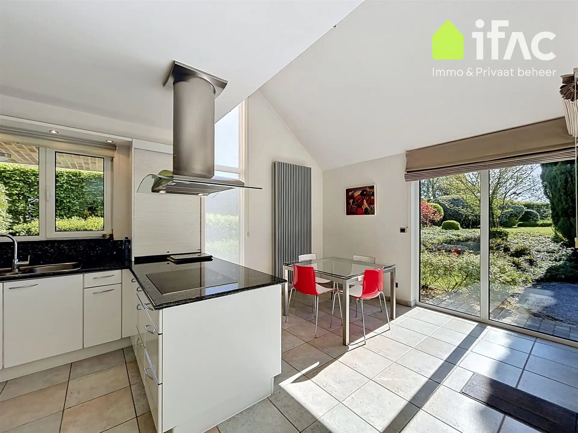 Ruime en energiezuinige villa op toplocatie foto 18