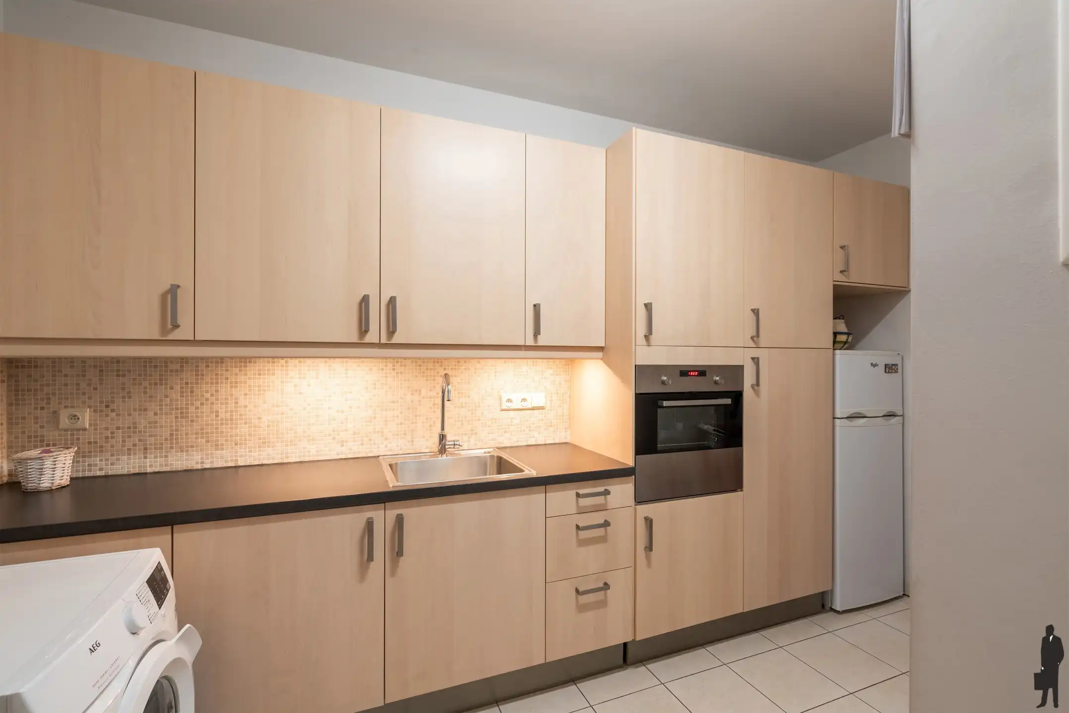 Ontdek dit uitzonderlijk ruime en goed gelegen appartement in het hart van Hoogstraten. Met een royale woonruimte van maar liefst 80 m² foto 20