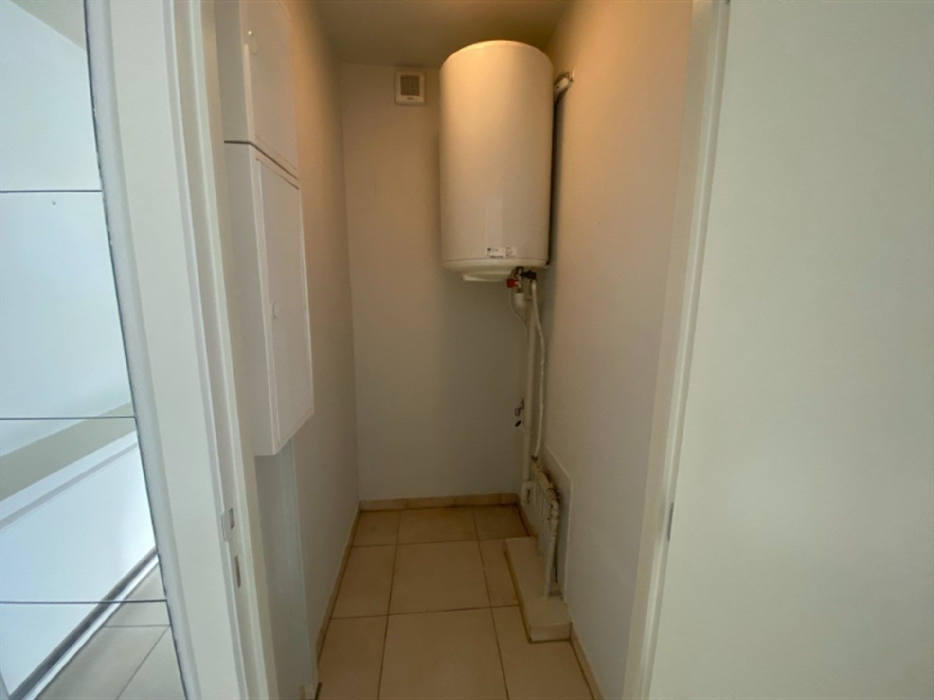 Appartement met twee slaapkamers nabij het centrum van Aalst. foto 6