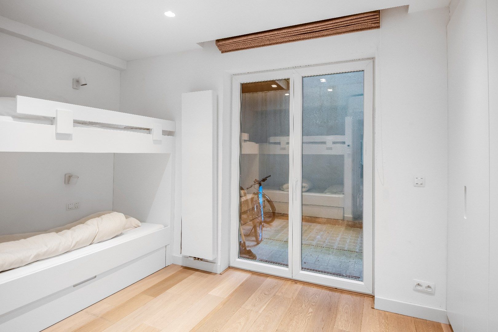 Luxueus gerenoveerd appartement met drie slaapkamers en lateraal zeezicht in het Zoute. foto 8