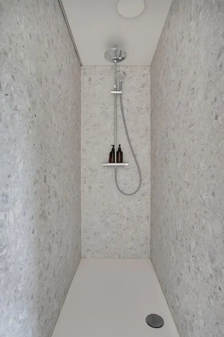 VOLLEDIG GERENOVEERD HUIS OPGESPLITST IN 2 PRACHTIGE APPARTEMENTEN foto 10