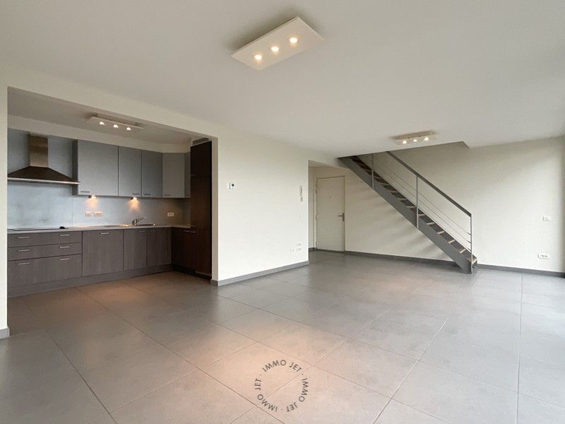 Mooi duplex-appartement met 3 slaapkamers en 2 badkamers nabij centrum Melsele foto 5