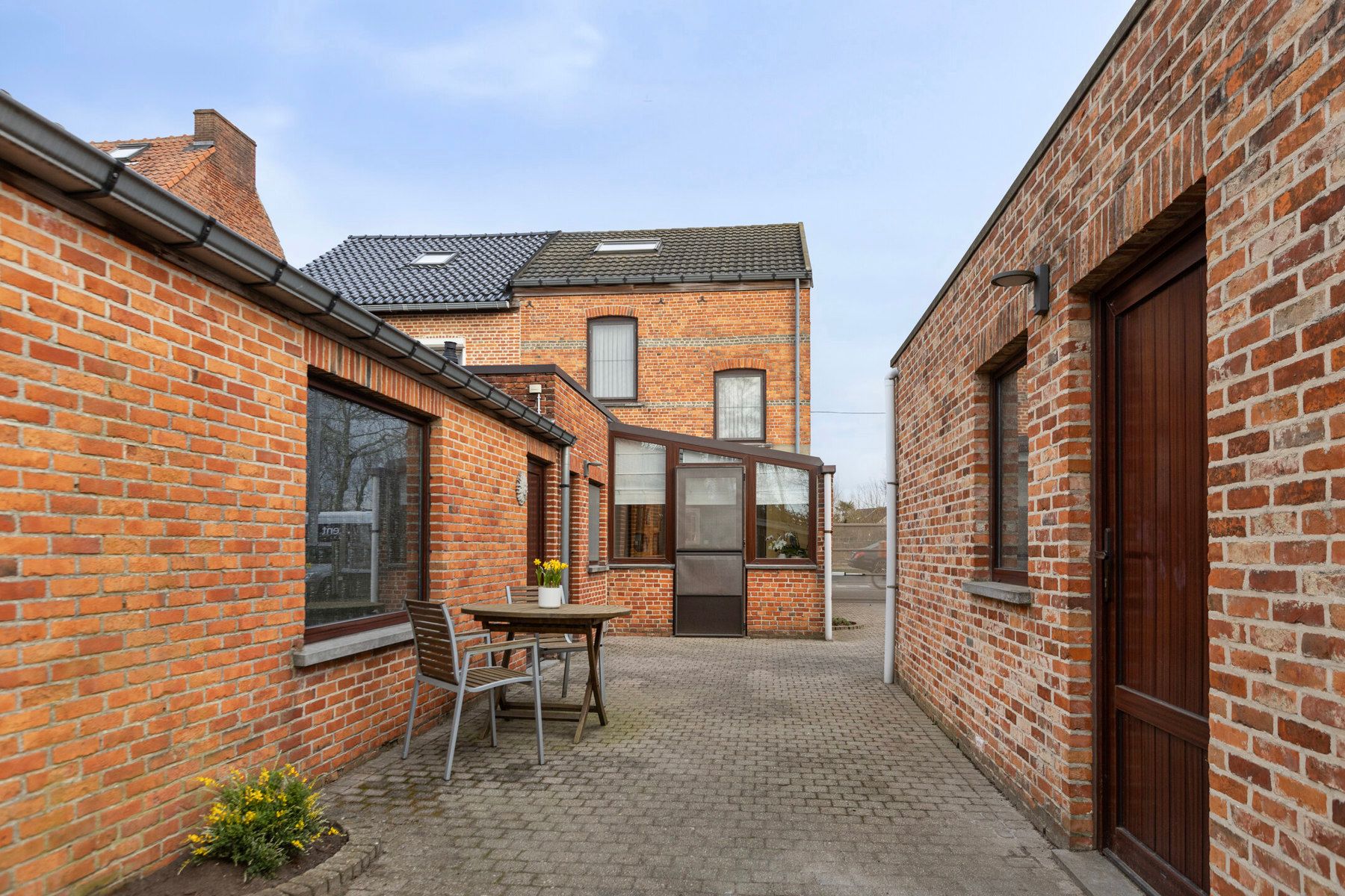 Charmante, gerenoveerde HOB met veranda en tuin in Hasselt – instapklaar en perfect gelegen! foto 37