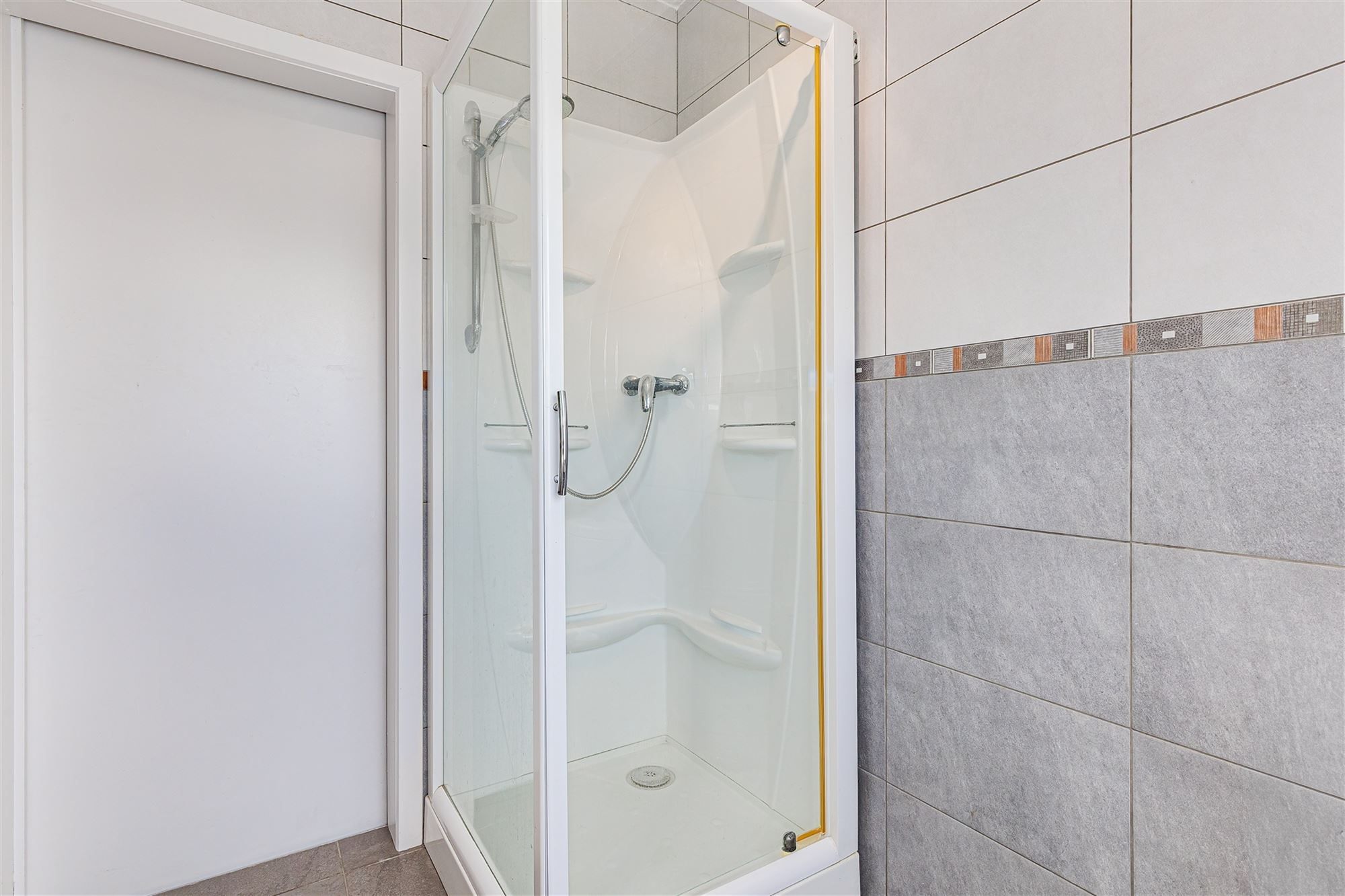 Instapklaar huis 4 slpk, tuin en garage te Ekeren foto 16