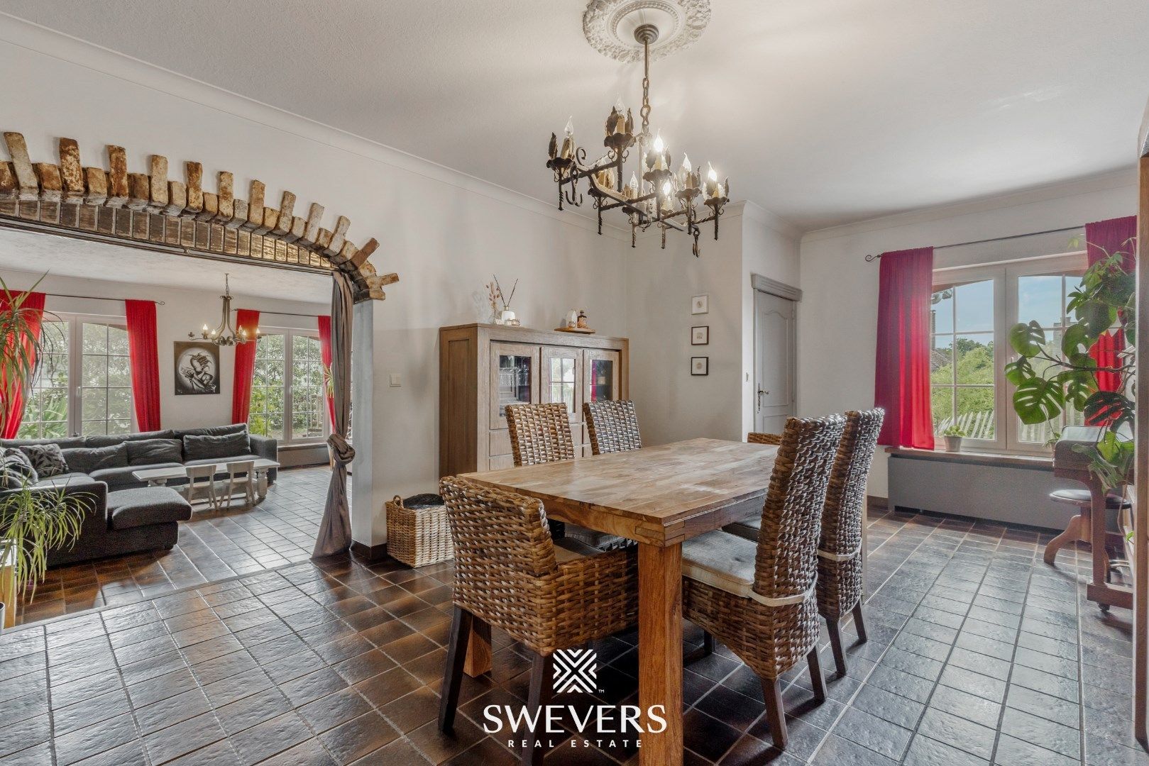 Verrassend riante woning met zes slaapkamers te Heusden-Zolder foto 8