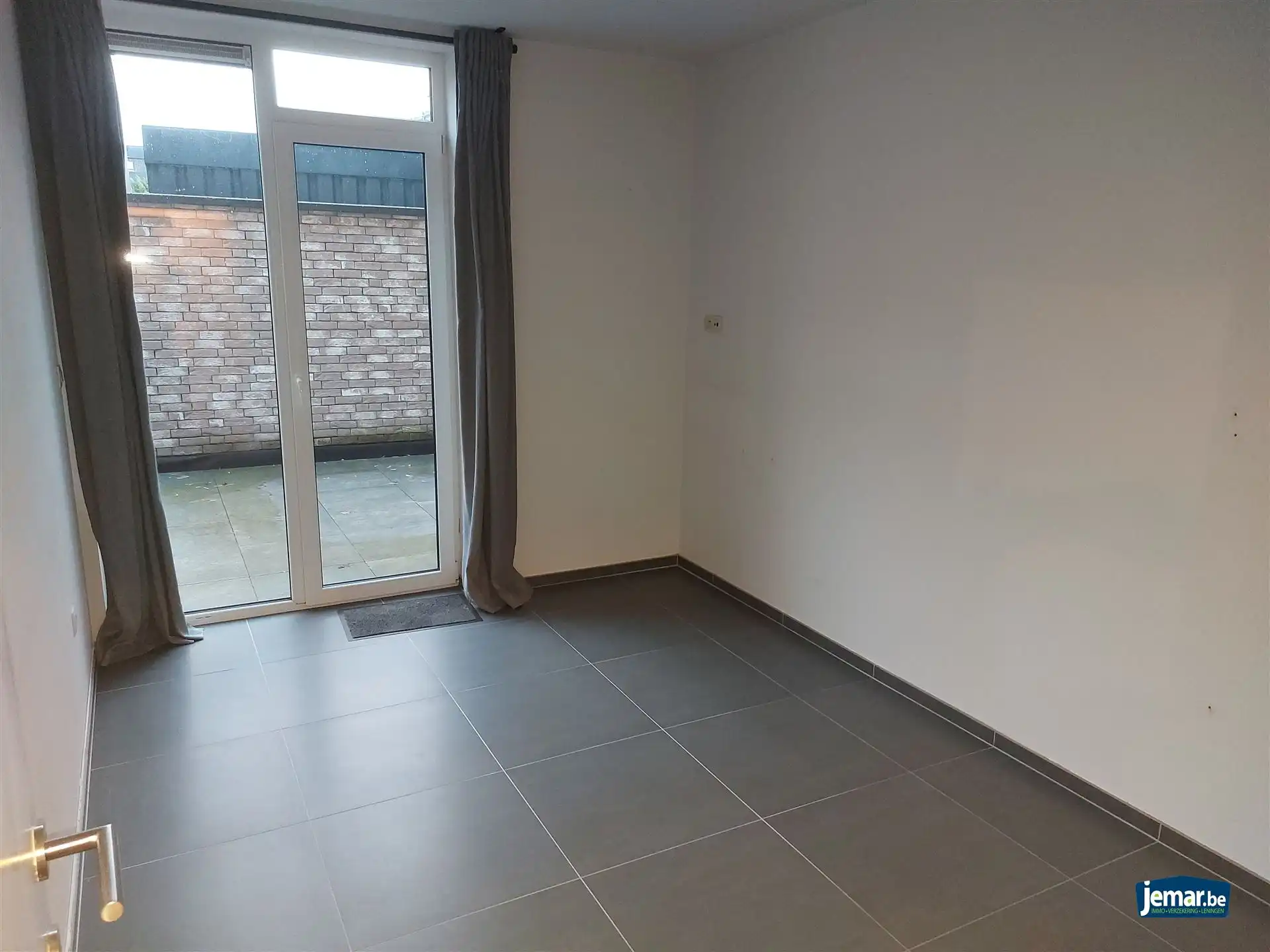 gelijkvloers appartement met 1 slaapkamer en ruim terras in Maasmechelen! foto 4