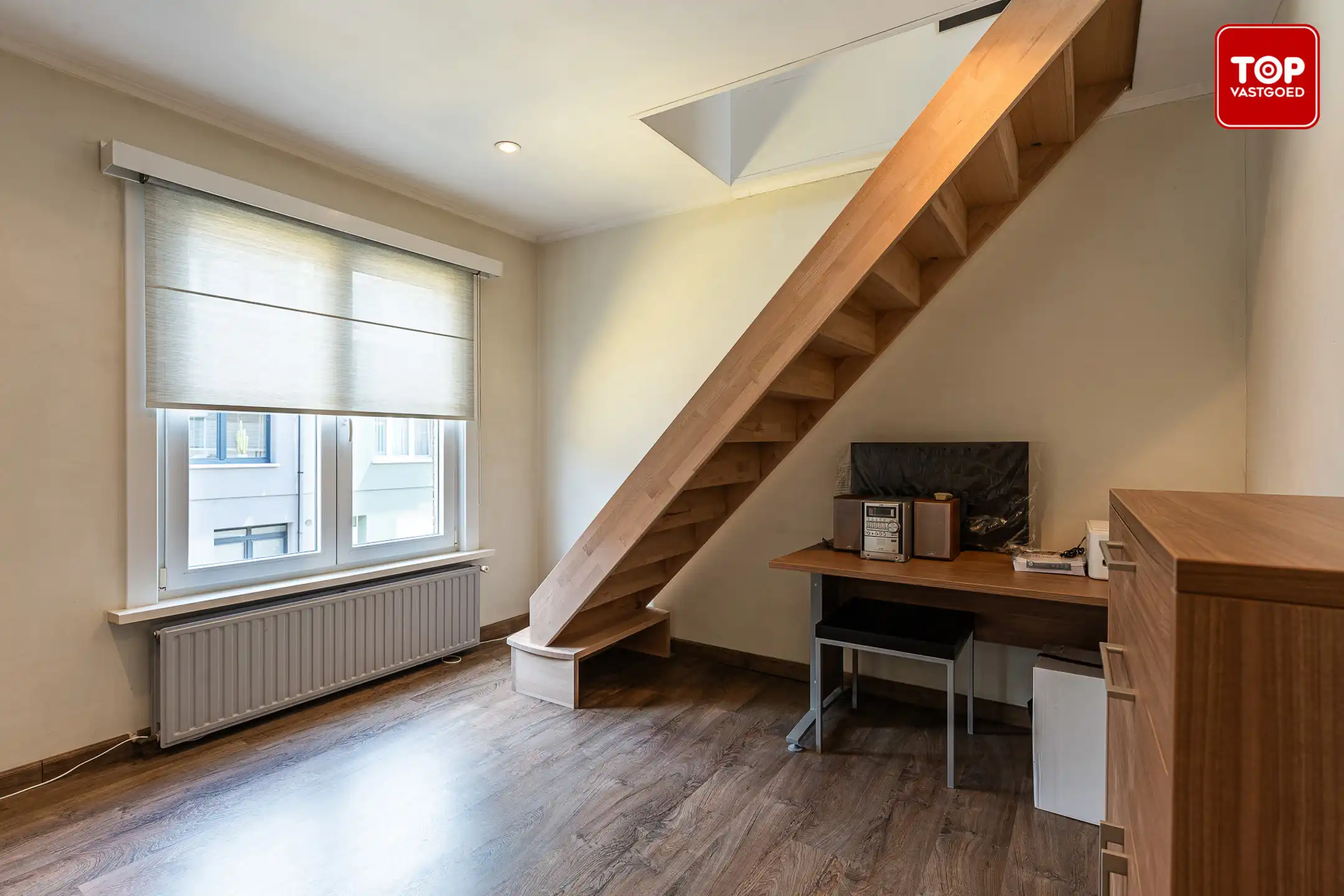 Instapklare woning met mooi aangelegde tuin.  foto 21