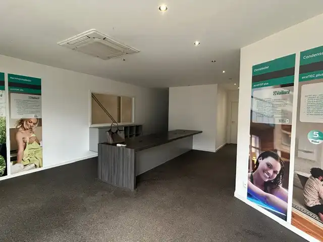 TE KOOP: MODERN BEDRIJFSPAND OP UITSTEKENDE LOCATIE IN PELT - IDEAL VOOR UW VOLGENDE ONDERNEMING! foto 5
