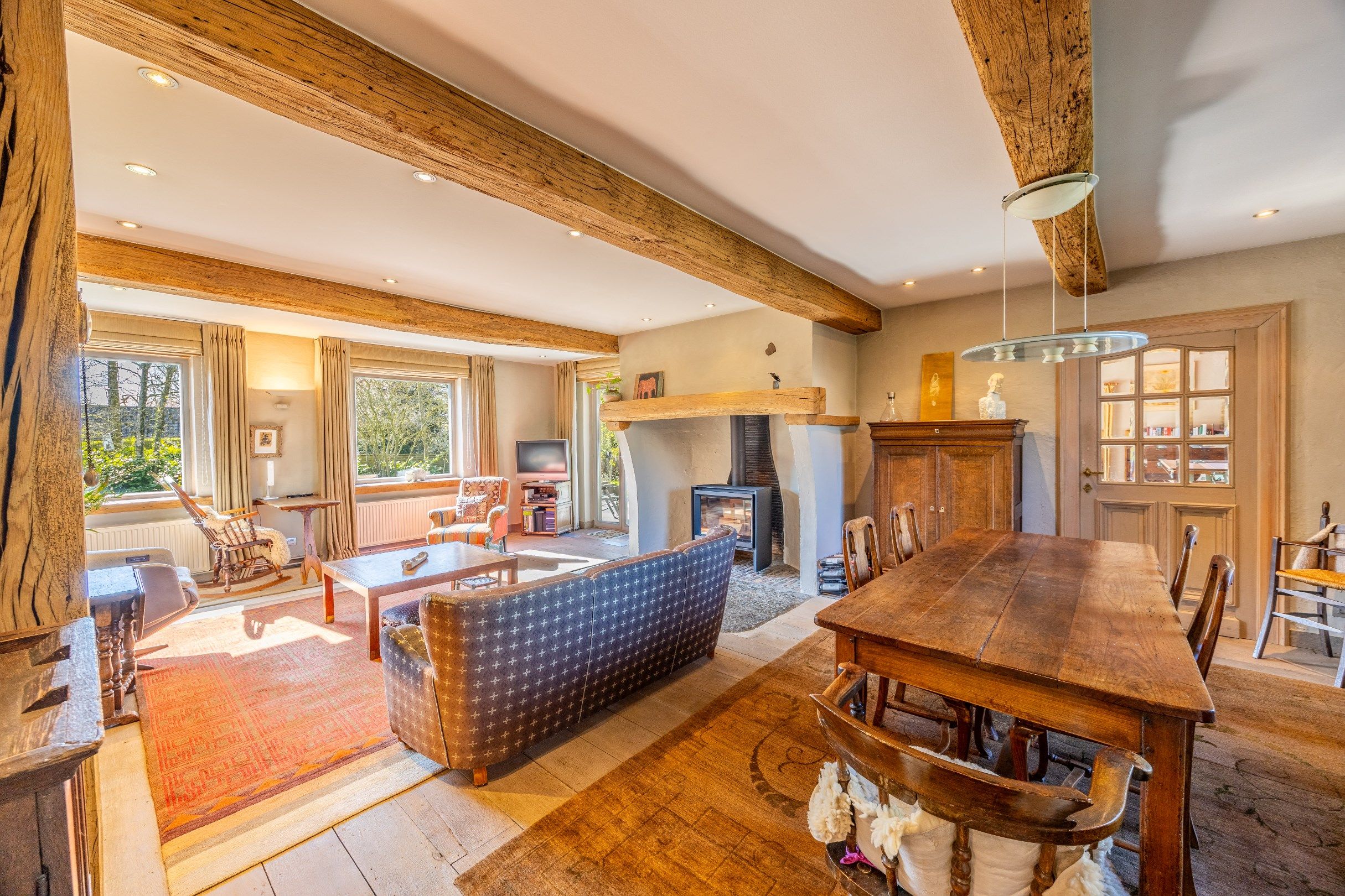 CHARMEVOLLE VILLA OP 1.929 M² MET ZWEMBAD foto 4