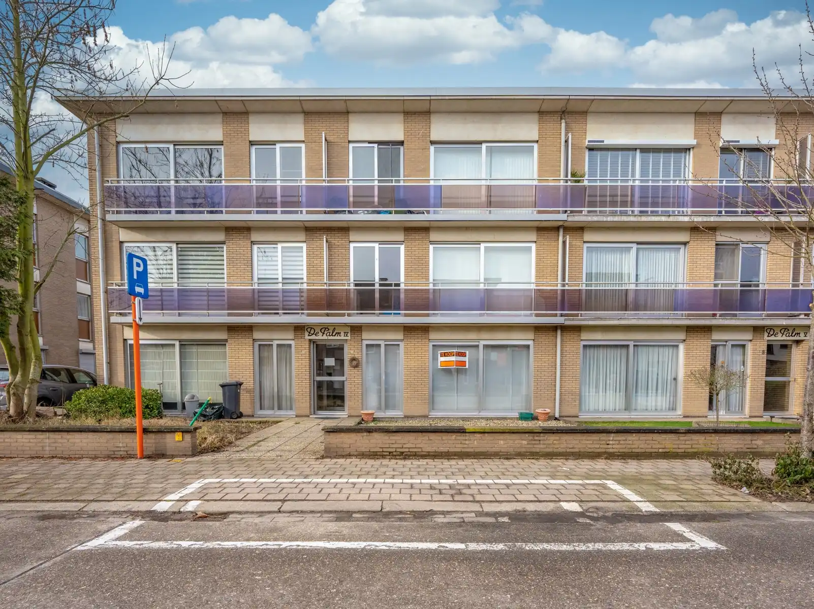 Gelijkvloers appartement met 2 slaapkamers, tuin/terras en garagebox! foto {{pictureIndex}}