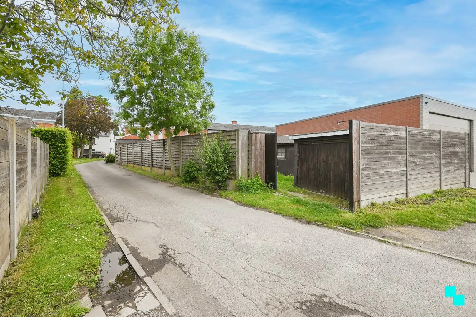 Instapklare, gerenoveerde woning met achteruitgang te Izegem foto 17