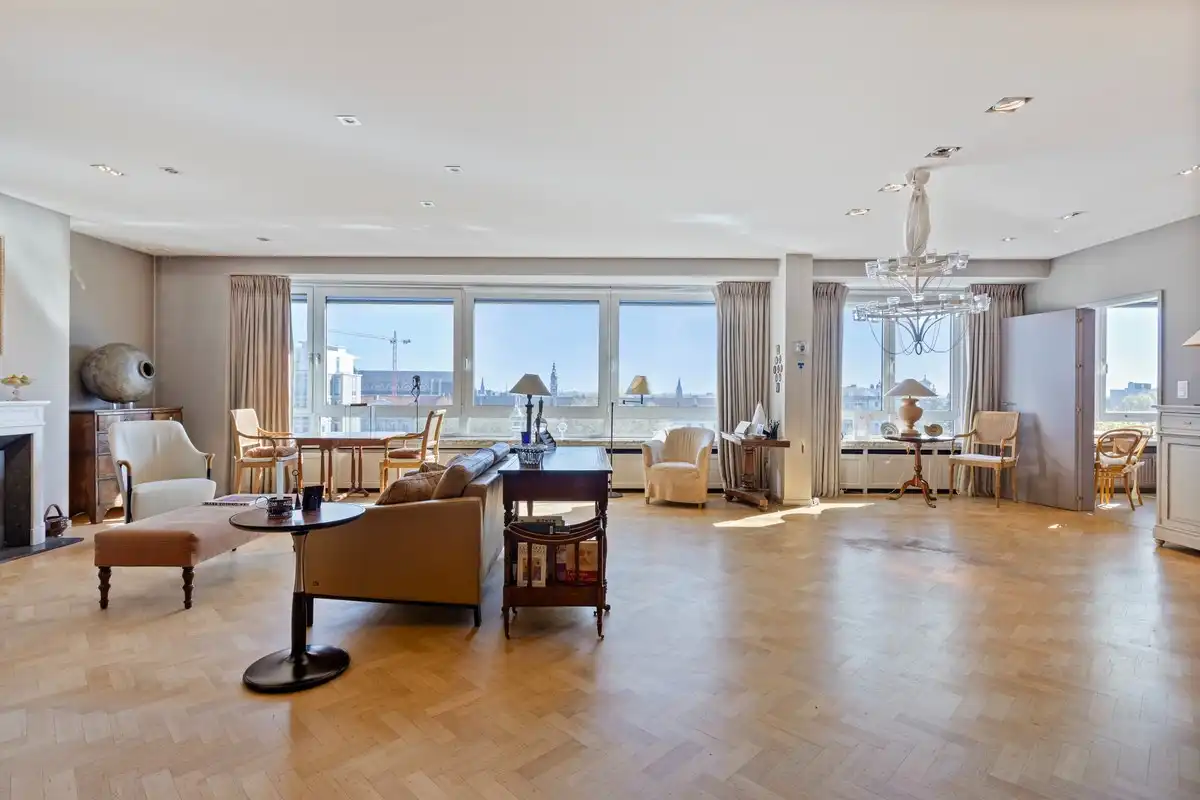 Bijzonder luxueus en groot stadsappartement aan het Zuidpark. foto 6